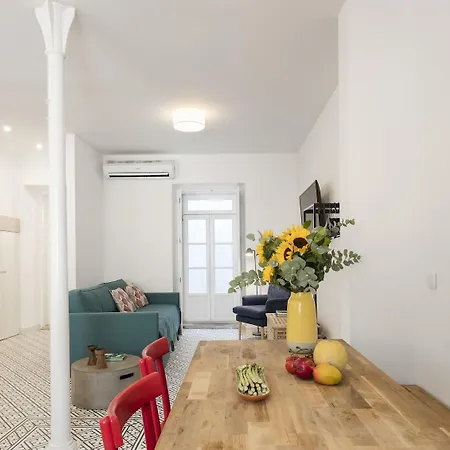 Serviced Castelo De Sao Jorge Apartment *